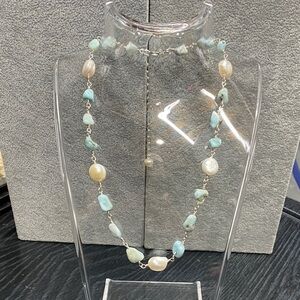 Larimar and cultured Pearl necklace with metal clasp.